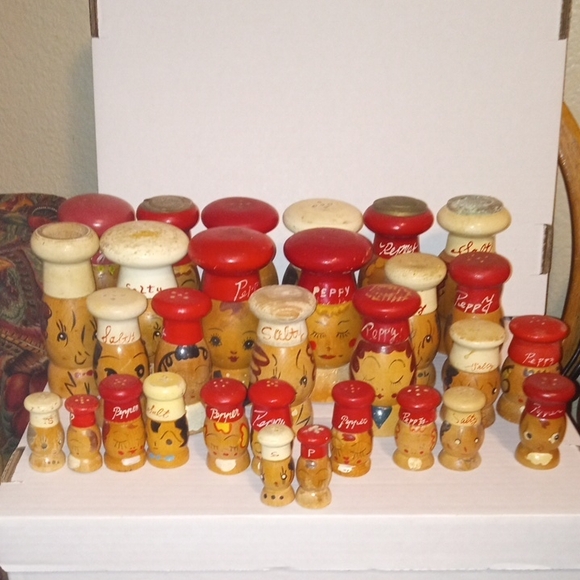 Vintage Wooden Spice Shakers Set with Red Tops